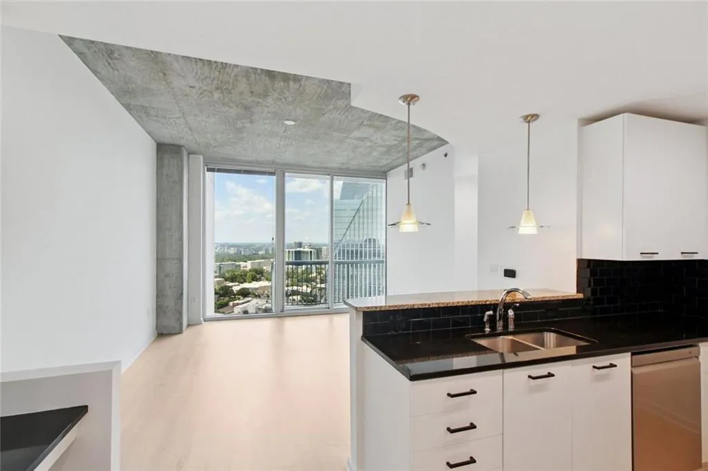 3324 Peachtree Road Ne Unit 3016, Atlanta, Georgia 30326, 1 Bedroom Bedrooms, ,1 BathroomBathrooms,Residential,For Sale,3324 Peachtree Road Ne Unit 3016,7611590