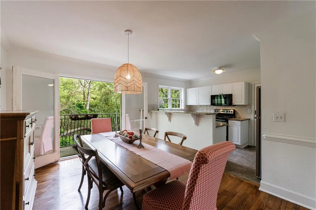 115 Peachtree Memorial Drive Nw Unit C1, Atlanta, Georgia 30309, 2 Bedrooms Bedrooms, ,1 BathroomBathrooms,Residential,For Sale,115 Peachtree Memorial Drive Nw Unit C1,7611616