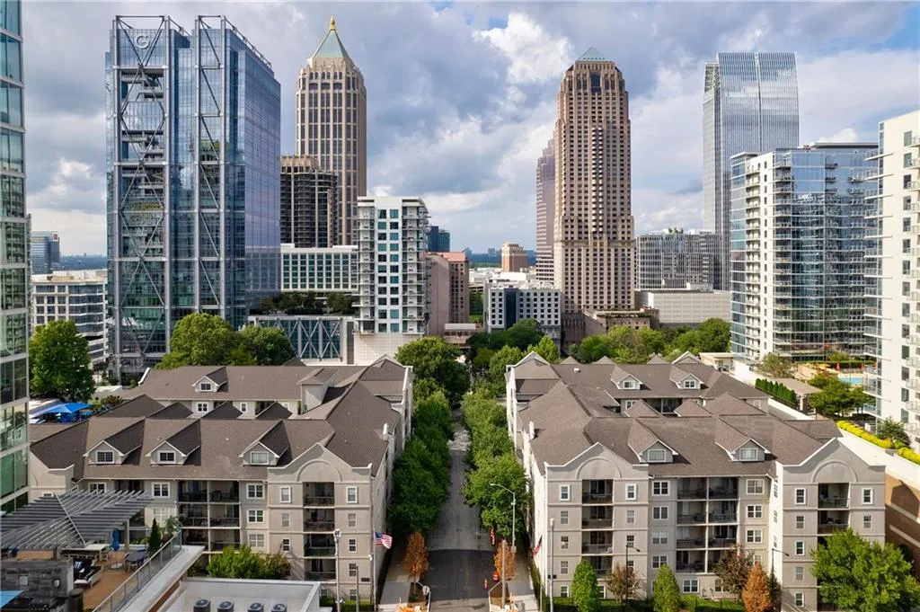 1074 Peachtree Walk Ne Unit B114, Atlanta, Georgia 30309, 2 Bedrooms Bedrooms, ,2 BathroomsBathrooms,Residential,For Sale,1074 Peachtree Walk Ne Unit B114,7612791