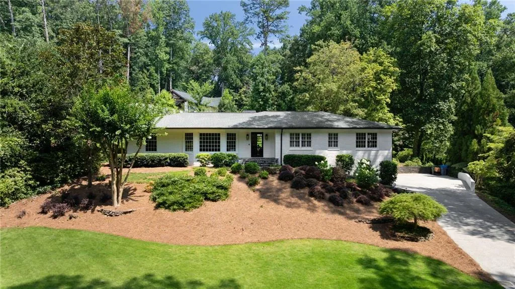 505 Hillside Drive Nw, Atlanta, Georgia 30342, 4 Bedrooms Bedrooms, ,4 BathroomsBathrooms,Residential,For Sale,505 Hillside Drive Nw,7611954