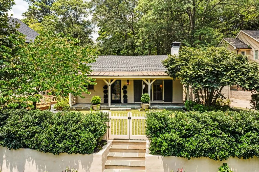 568 E Wesley Road Ne, Atlanta, Georgia 30305, 3 Bedrooms Bedrooms, ,3 BathroomsBathrooms,Residential,Sold,568 E Wesley Road Ne,7612343