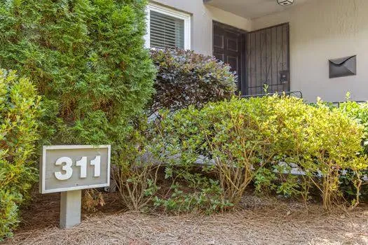 311 Lakemoore Drive Ne Unit C, Atlanta, Georgia 30342, 2 Bedrooms Bedrooms, ,1 BathroomBathrooms,Residential,For Sale,311 Lakemoore Drive Ne Unit C,7613463