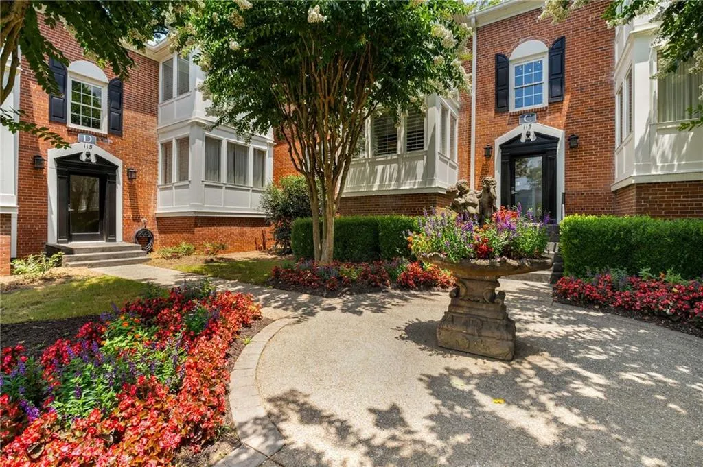 115 Peachtree Memorial Drive Nw Unit D4, Atlanta, Georgia 30309, 2 Bedrooms Bedrooms, ,1 BathroomBathrooms,Residential,For Sale,115 Peachtree Memorial Drive Nw Unit D4,7612765