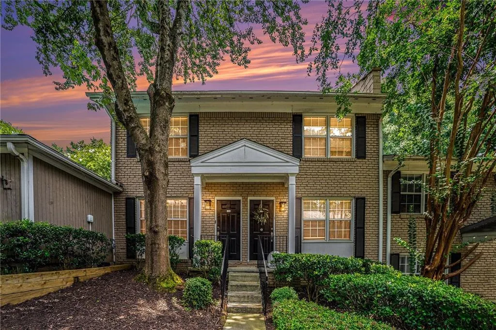 2232 Dunseath Avenue Nw Unit 204, Atlanta, Georgia 30318, 1 Bedroom Bedrooms, ,1 BathroomBathrooms,Residential,For Sale,2232 Dunseath Avenue Nw Unit 204,7614029