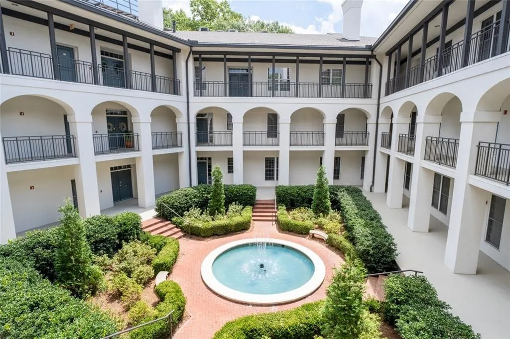 3101 Howell Mill Road Nw Unit 227, Atlanta, Georgia 30327, 2 Bedrooms Bedrooms, ,2 BathroomsBathrooms,Residential,For Sale,3101 Howell Mill Road Nw Unit 227,7610538