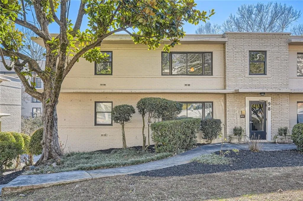 98 Ardmore Place Nw Unit 3, Atlanta, Georgia 30309, 2 Bedrooms Bedrooms, ,1 BathroomBathrooms,Residential,For Sale,98 Ardmore Place Nw Unit 3,7615171