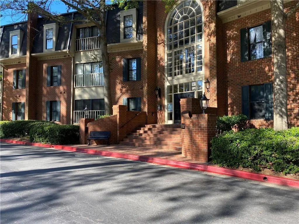 23210 Plantation Drive Ne, Atlanta, Georgia 30324, 2 Bedrooms Bedrooms, ,2 BathroomsBathrooms,Residential,For Sale,23210 Plantation Drive Ne,7526070