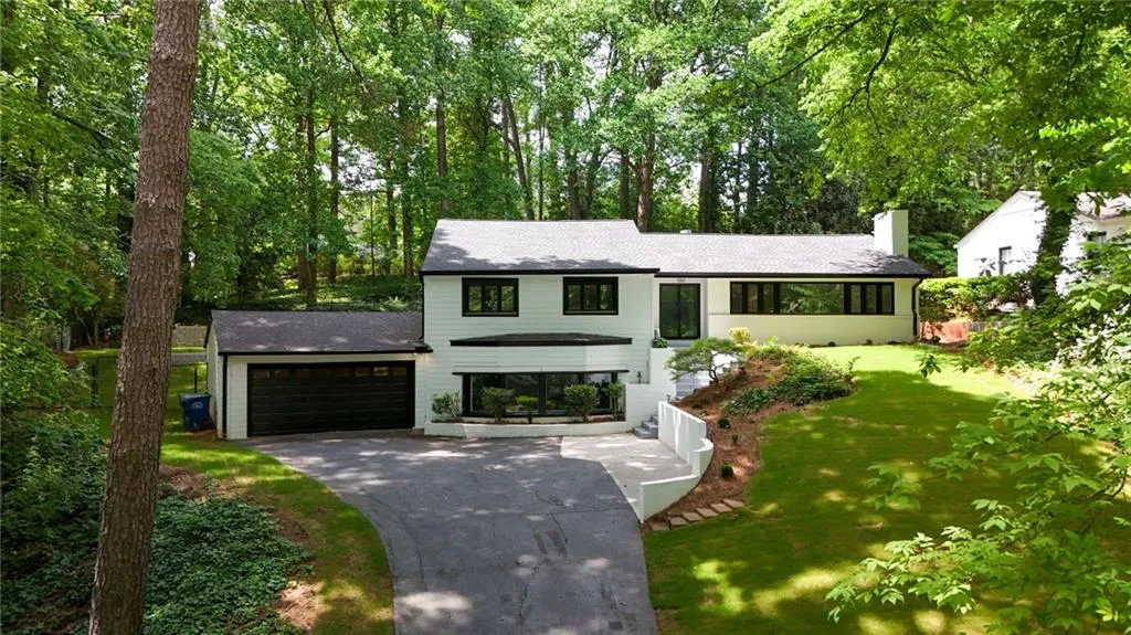 2858 Mornington Drive Nw, Atlanta, Georgia 30327, 4 Bedrooms Bedrooms, ,3 BathroomsBathrooms,Residential,For Sale,2858 Mornington Drive Nw,7616218