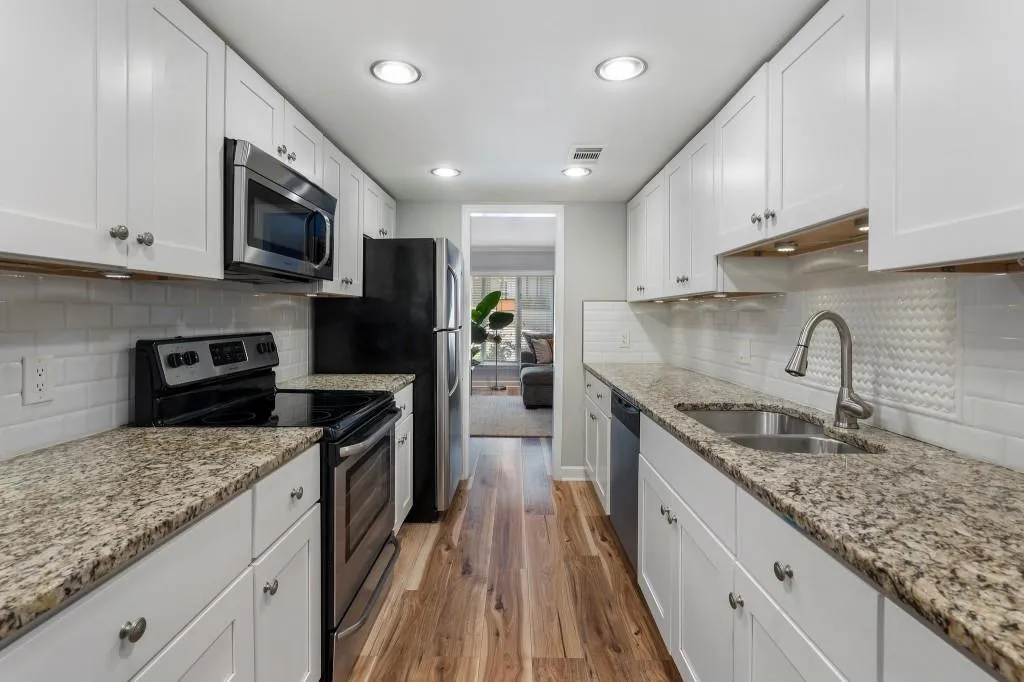 46 Ivy Ridge Ne, Atlanta, Georgia 30342, 2 Bedrooms Bedrooms, ,2 BathroomsBathrooms,Residential,For Sale,46 Ivy Ridge Ne,7615859