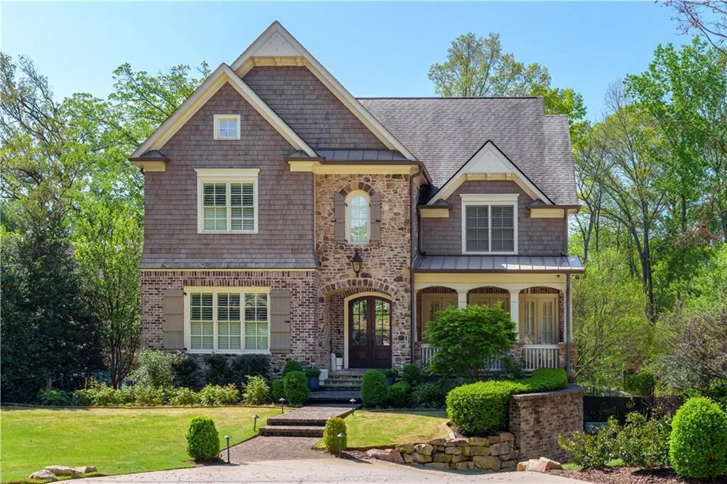 44 Barbara Lane, Atlanta, Georgia 30327, 6 Bedrooms Bedrooms, ,6 BathroomsBathrooms,Residential,For Sale,44 Barbara Lane,7617457