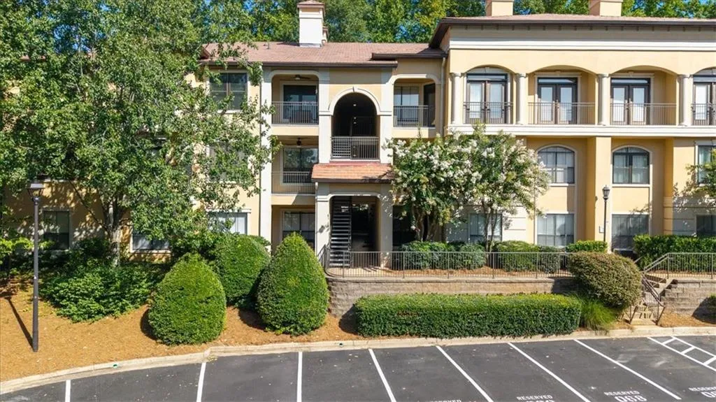 3777 Peachtree Road Ne Unit 713, Atlanta, Georgia 30319, 2 Bedrooms Bedrooms, ,2 BathroomsBathrooms,Residential,For Sale,3777 Peachtree Road Ne Unit 713,7618002