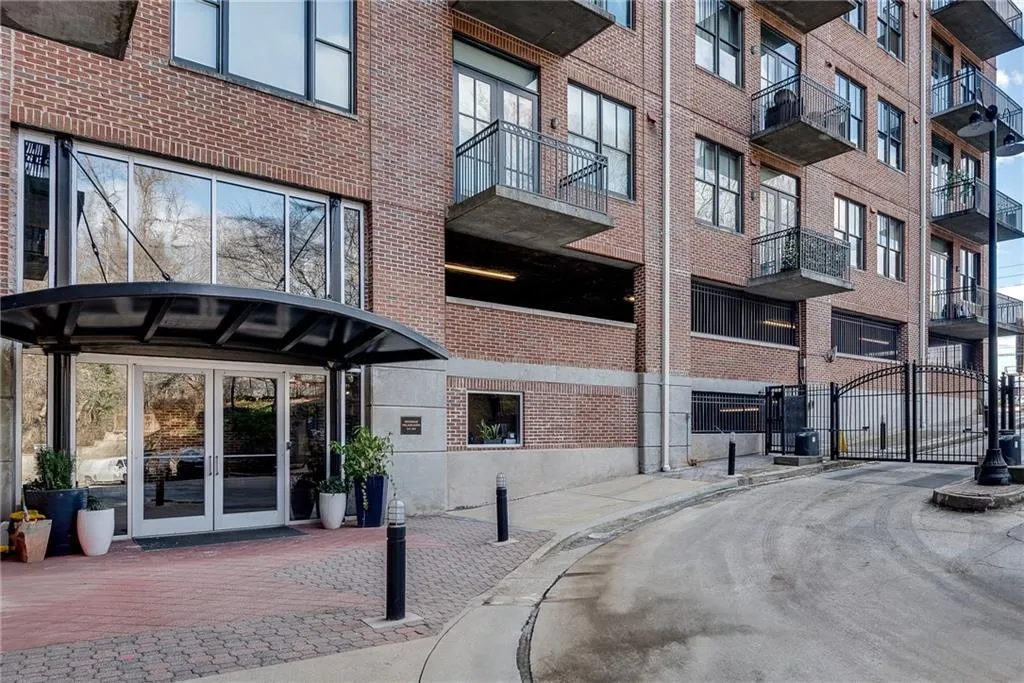 3235 Roswell Road Unit 709, Atlanta, Georgia 30305, 1 Bedroom Bedrooms, ,1 BathroomBathrooms,Residential,For Sale,3235 Roswell Road Unit 709,7618153