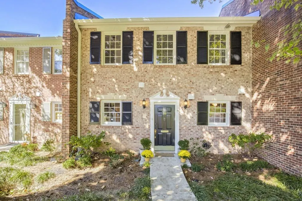 3050 Margaret Mitchell Drive Unit 16, Atlanta, Georgia 30327, 3 Bedrooms Bedrooms, ,3 BathroomsBathrooms,Residential,For Sale,3050 Margaret Mitchell Drive Unit 16,7618220