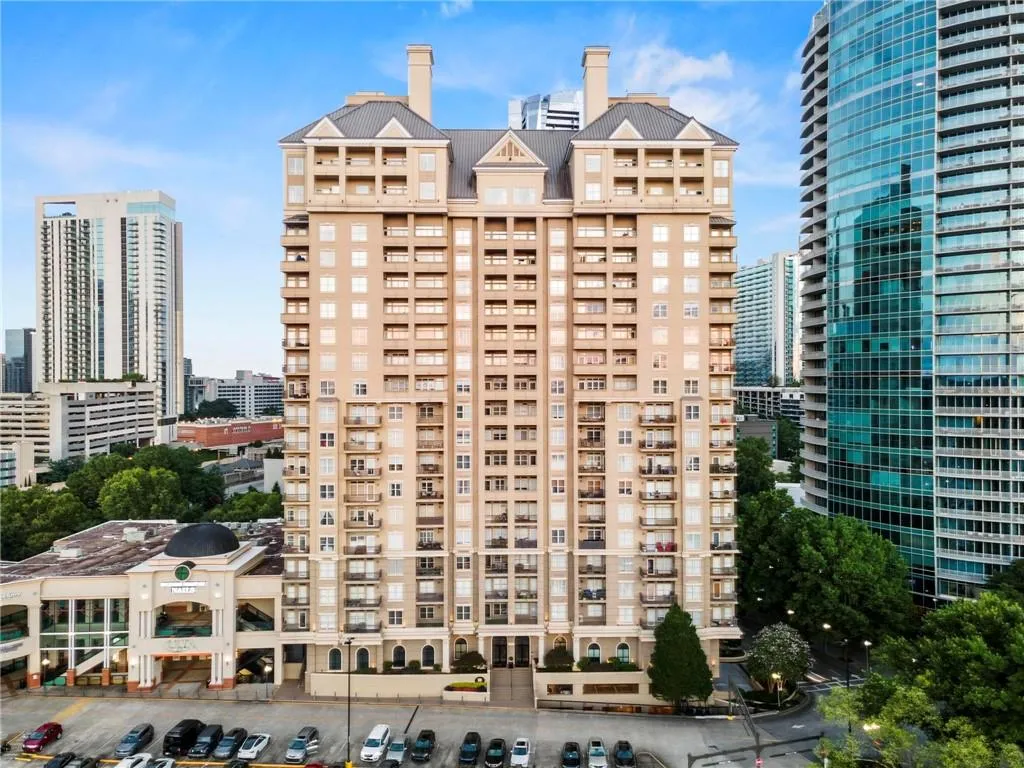 3334 Peacthtree Road Ne Unit 1207, Atlanta, Georgia 30326, 2 Bedrooms Bedrooms, ,2 BathroomsBathrooms,Residential,For Sale,3334 Peacthtree Road Ne Unit 1207,7617370