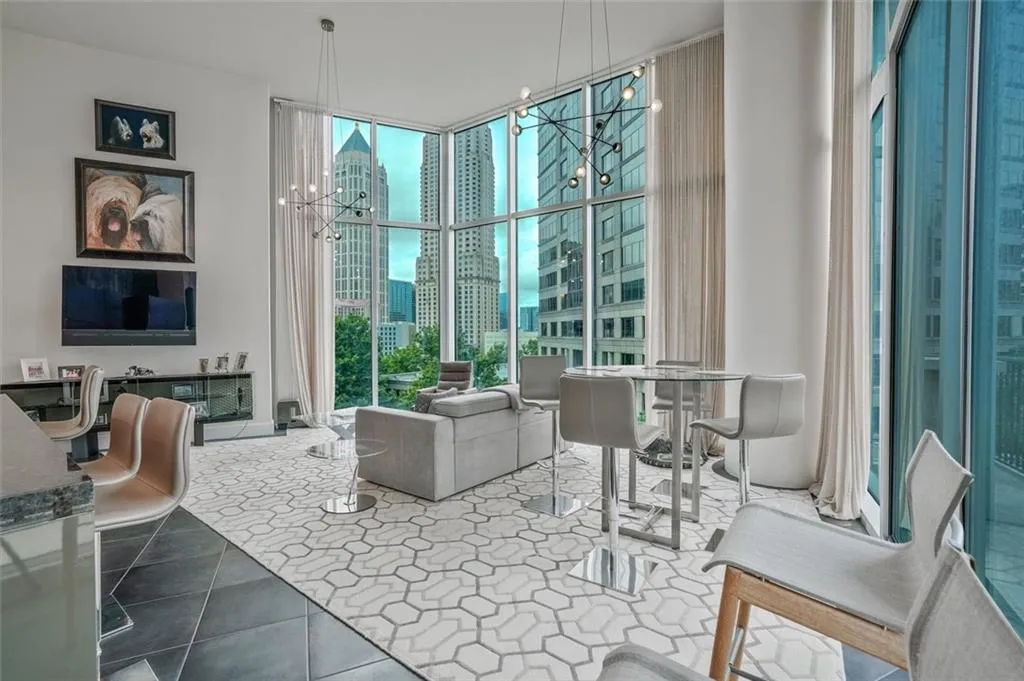 1080 Peachtree Street Ne Unit 703, Atlanta, Georgia 30309, 2 Bedrooms Bedrooms, ,2 BathroomsBathrooms,Residential,For Sale,1080 Peachtree Street Ne Unit 703,7618871