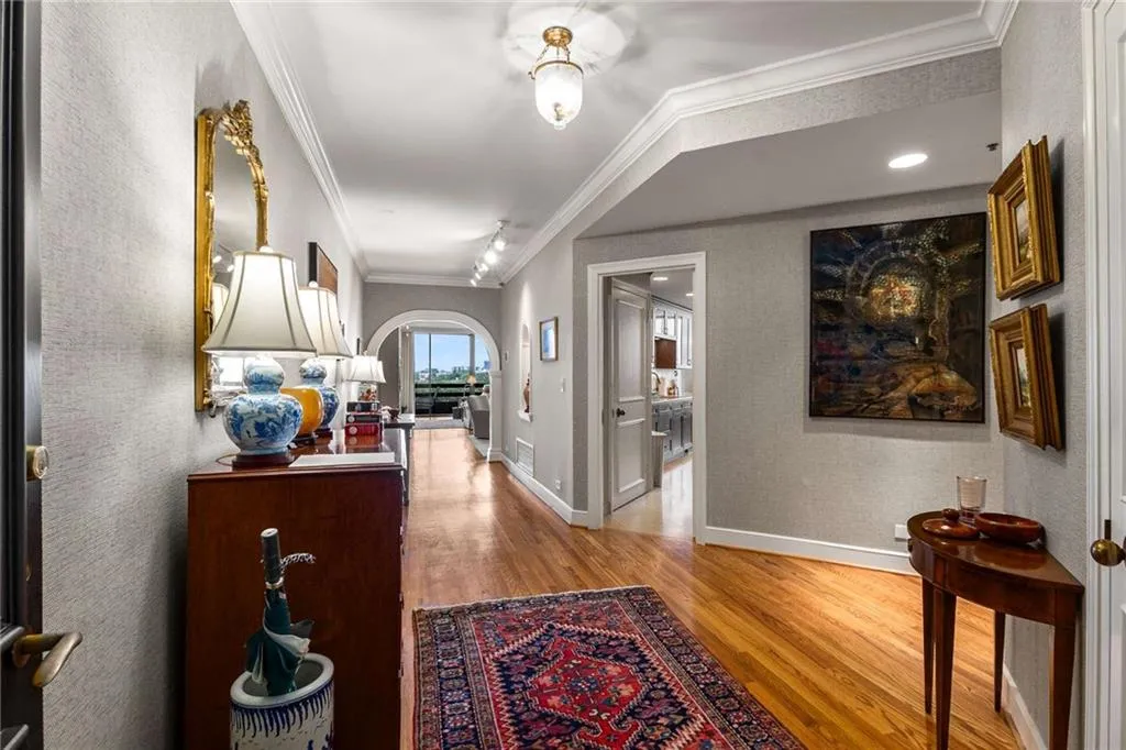 2660 Peachtree Road Nw Unit 16f, Atlanta, Georgia 30305, 2 Bedrooms Bedrooms, ,2 BathroomsBathrooms,Residential,For Sale,2660 Peachtree Road Nw Unit 16f,7618659