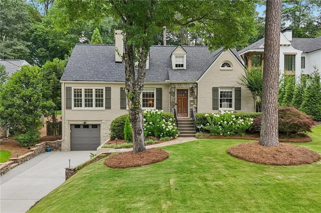 3029 Dale Drive Ne, Atlanta, Georgia 30305, 3 Bedrooms Bedrooms, ,2 BathroomsBathrooms,Residential,For Sale,3029 Dale Drive Ne,7618085