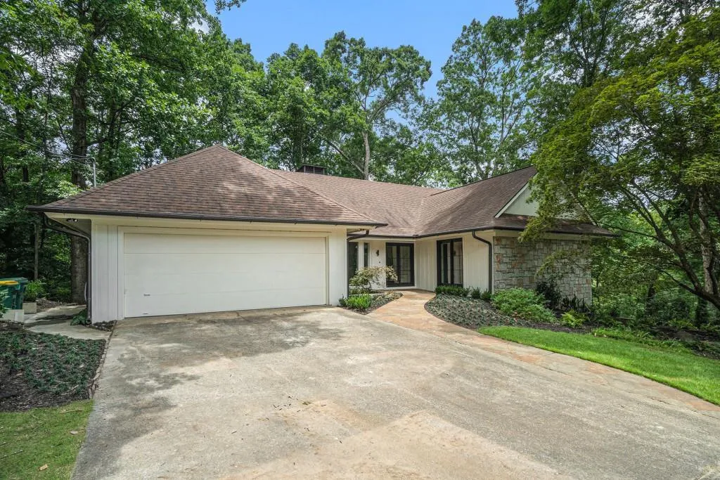 615 Colebrook Court, Sandy Springs, Georgia 30327, 4 Bedrooms Bedrooms, ,4 BathroomsBathrooms,Residential,For Sale,615 Colebrook Court,7614107