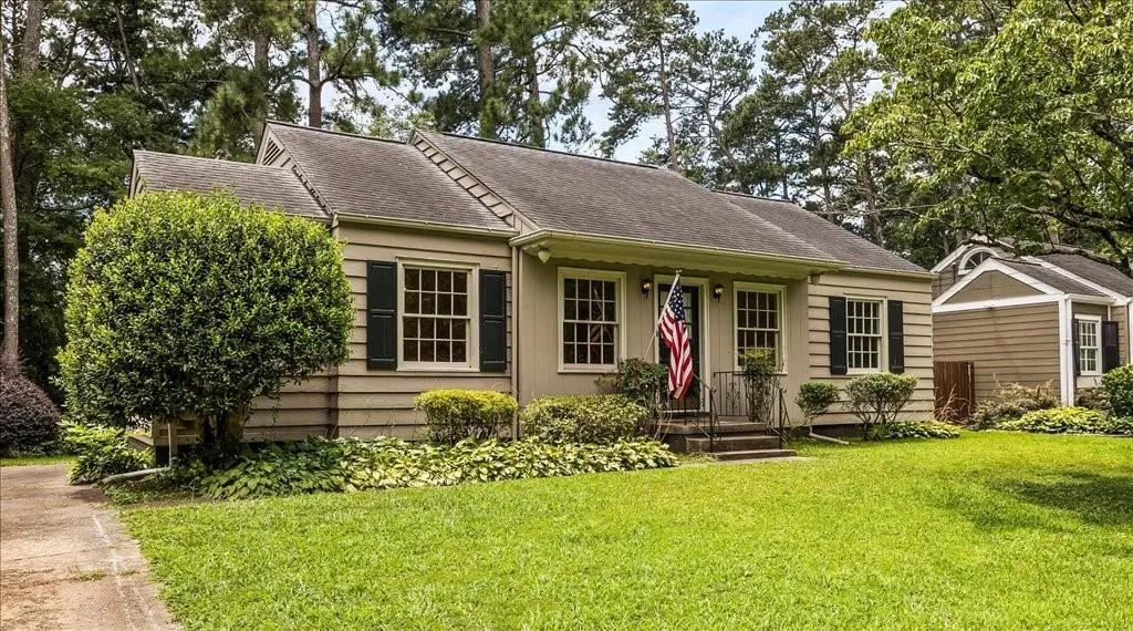 Atlanta, Georgia 30324, 2 Bedrooms Bedrooms, ,1 BathroomBathrooms,Residential,For Sale,7612617