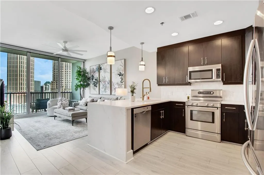 1080 Peachtree Street Ne Unit 1616, Atlanta, Georgia 30309, 1 Bedroom Bedrooms, ,1 BathroomBathrooms,Residential,For Sale,1080 Peachtree Street Ne Unit 1616,7619182