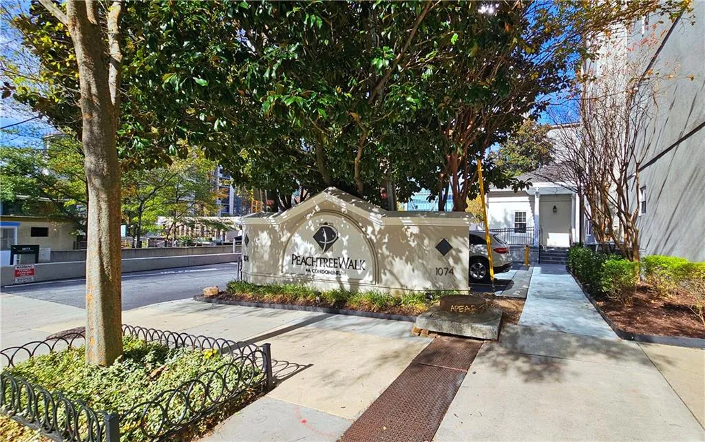 1074 Peachtree Walk Ne Unit B 216, Atlanta, Georgia 30309, 1 Bedroom Bedrooms, ,1 BathroomBathrooms,Residential,For Sale,1074 Peachtree Walk Ne Unit B 216,7619942