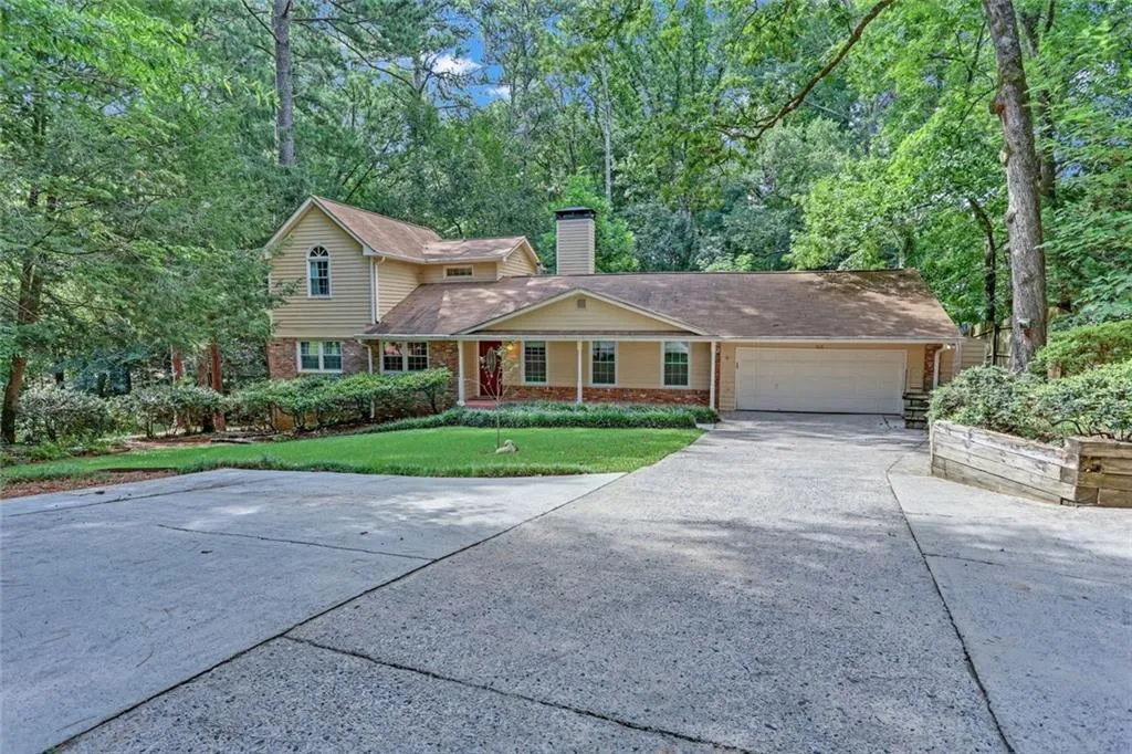 1631 Harts Mill Road Ne, Atlanta, Georgia 30319, 4 Bedrooms Bedrooms, ,4 BathroomsBathrooms,Residential,For Sale,1631 Harts Mill Road Ne,7620299
