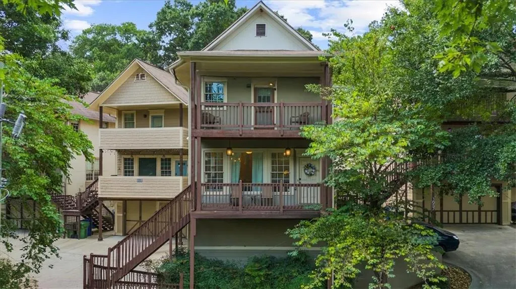 1071 Davis Circle Nw Unit R, Atlanta, Georgia 30318, 3 Bedrooms Bedrooms, ,2 BathroomsBathrooms,Residential,For Sale,1071 Davis Circle Nw Unit R,7613093