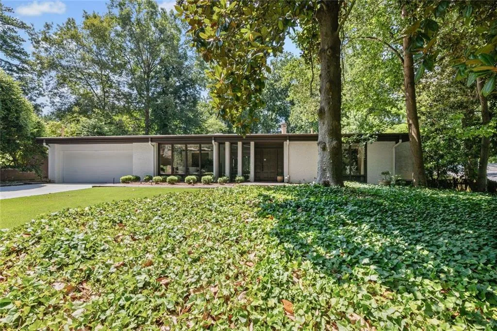 496 Kingswood Lane Nw, Atlanta, Georgia 30305, 2 Bedrooms Bedrooms, ,3 BathroomsBathrooms,Residential,For Sale,496 Kingswood Lane Nw,7620772