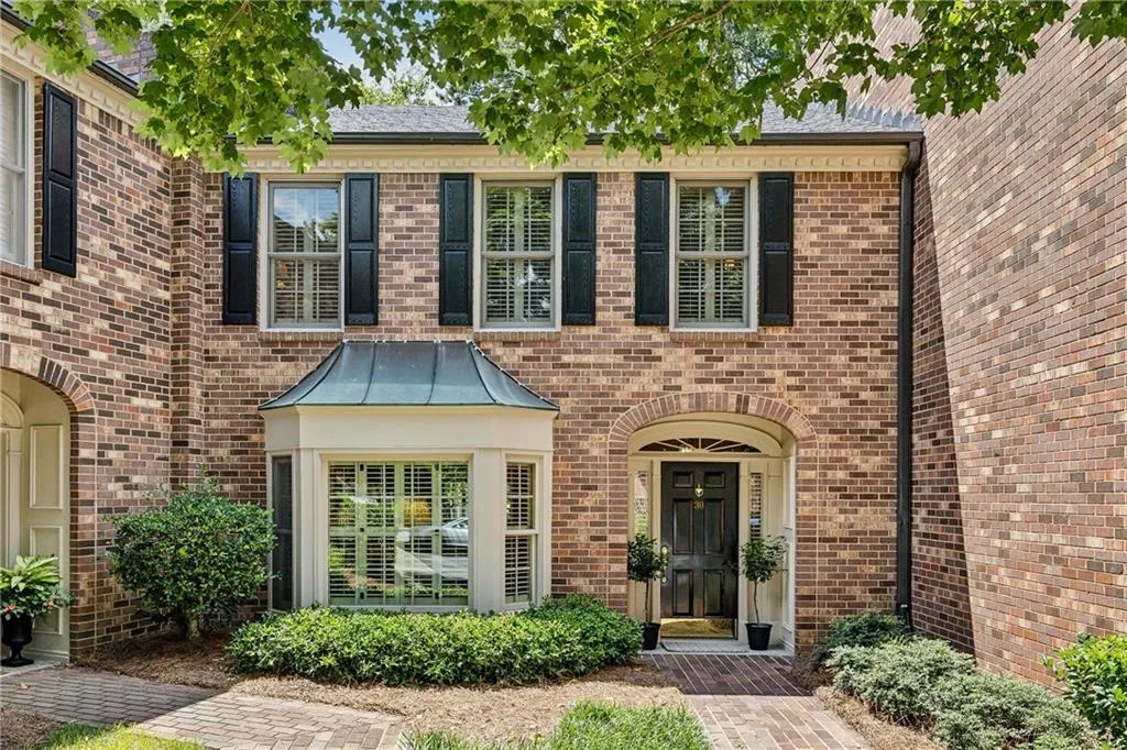 30 Howell Mill Pltn Nw Unit 30, Atlanta, Georgia 30327, 2 Bedrooms Bedrooms, ,2 BathroomsBathrooms,Residential,For Sale,30 Howell Mill Pltn Nw Unit 30,7620928