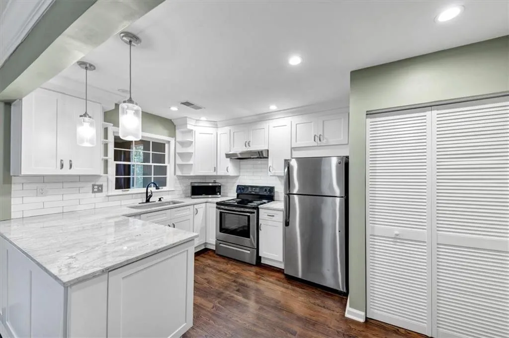 144 Woodmere Square Nw, Atlanta, Georgia 30327, 2 Bedrooms Bedrooms, ,2 BathroomsBathrooms,Residential,For Sale,144 Woodmere Square Nw,7621467