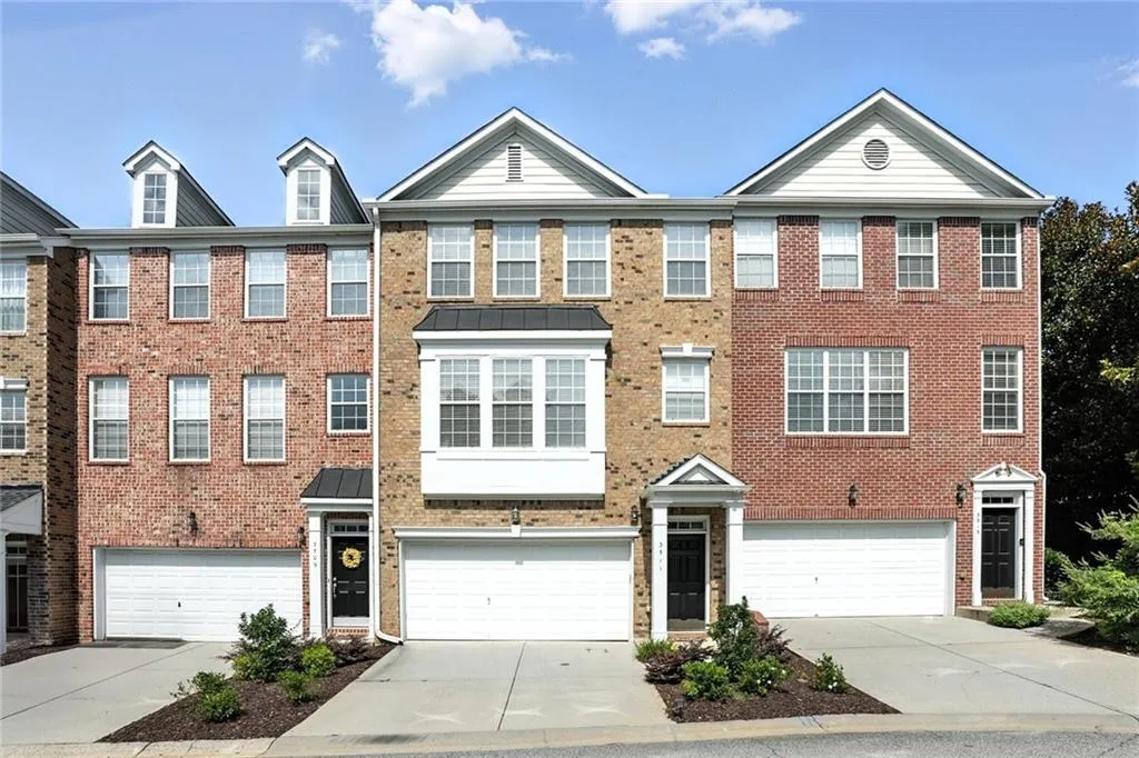 3511 Chattahoochee Summit Lane Se, Atlanta, Georgia 30339, 4 Bedrooms Bedrooms, ,3 BathroomsBathrooms,Residential,For Sale,3511 Chattahoochee Summit Lane Se,7615463