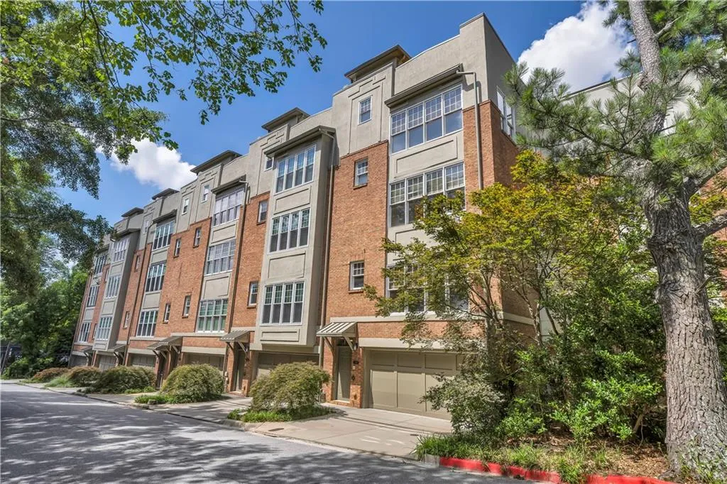 1390 Dutch Valley Place Ne, Atlanta, Georgia 30324, 2 Bedrooms Bedrooms, ,2 BathroomsBathrooms,Residential,For Sale,1390 Dutch Valley Place Ne,7619453