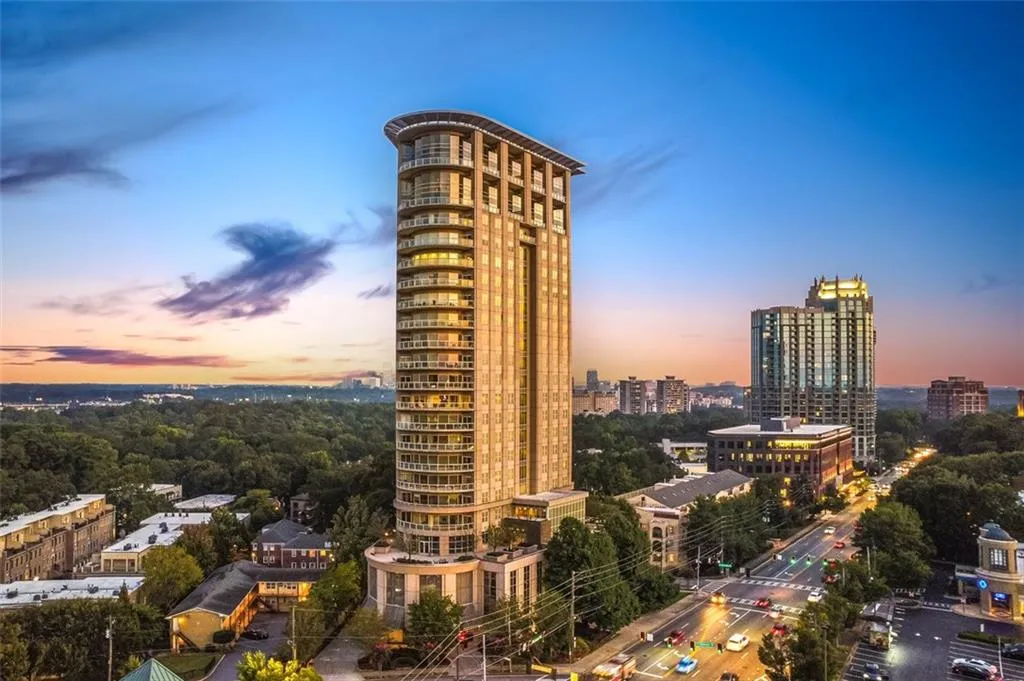 2881 Peachtree Road Ne Unit 1003, Atlanta, Georgia 30305, 2 Bedrooms Bedrooms, ,2 BathroomsBathrooms,Residential,For Sale,2881 Peachtree Road Ne Unit 1003,7622819