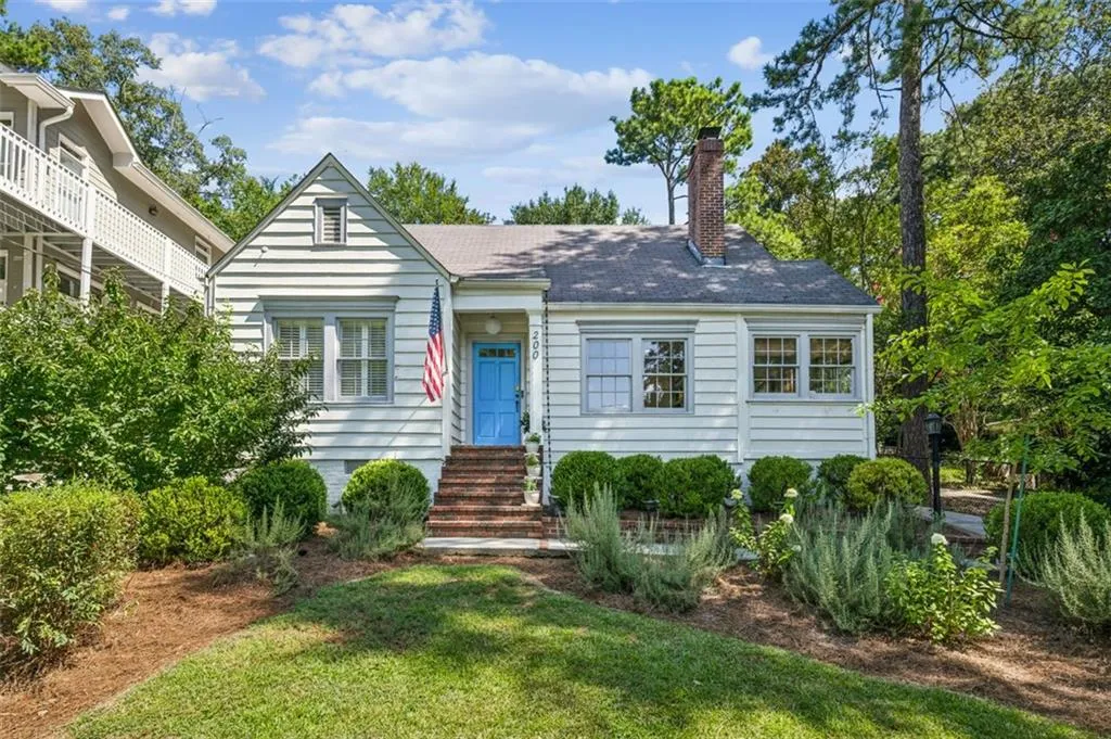 200 Eureka Drive Ne, Atlanta, Georgia 30305, 3 Bedrooms Bedrooms, ,2 BathroomsBathrooms,Residential,For Sale,200 Eureka Drive Ne,7623015