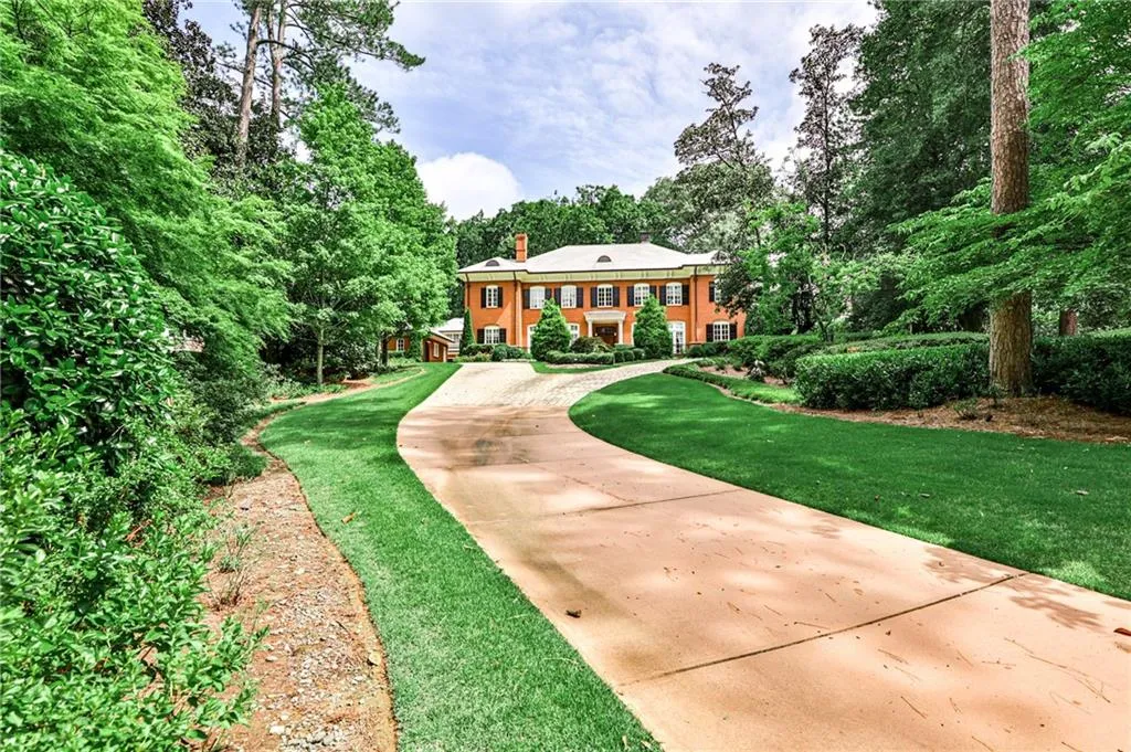 3370 Habersham Road Nw, Atlanta, Georgia 30305, 6 Bedrooms Bedrooms, ,8 BathroomsBathrooms,Residential,For Sale,3370 Habersham Road Nw,7623381