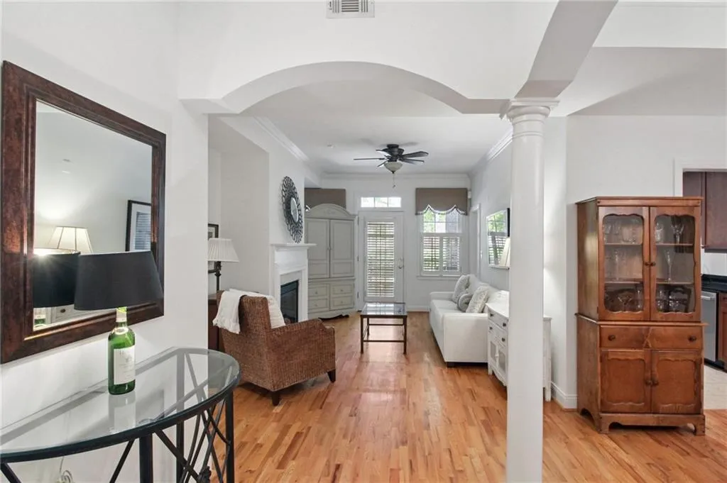 1735 Peachtree Street Ne Unit 121, Atlanta, Georgia 30309, 2 Bedrooms Bedrooms, ,2 BathroomsBathrooms,Residential,For Sale,1735 Peachtree Street Ne Unit 121,7623303