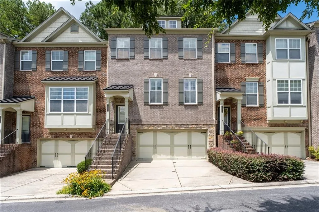 2090 Cobblestone Circle Ne, Atlanta, Georgia 30319, 3 Bedrooms Bedrooms, ,3 BathroomsBathrooms,Residential,For Sale,2090 Cobblestone Circle Ne,7624426