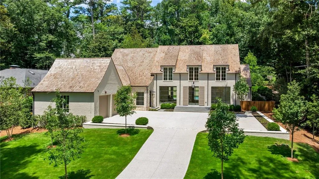 499 Broadland Road, Atlanta, Georgia 30342, 5 Bedrooms Bedrooms, ,6 BathroomsBathrooms,Residential,For Sale,499 Broadland Road,7624046