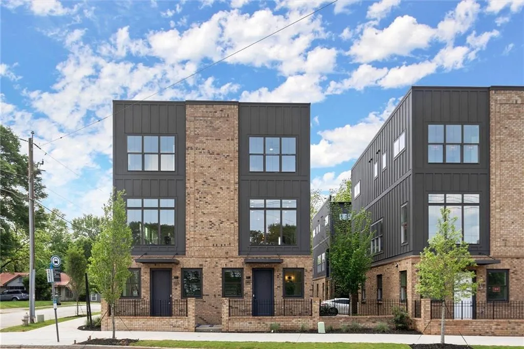 1122 W Marietta Street Nw, Atlanta, Georgia 30318, 2 Bedrooms Bedrooms, ,2 BathroomsBathrooms,Residential,For Sale,1122 W Marietta Street Nw,7625336
