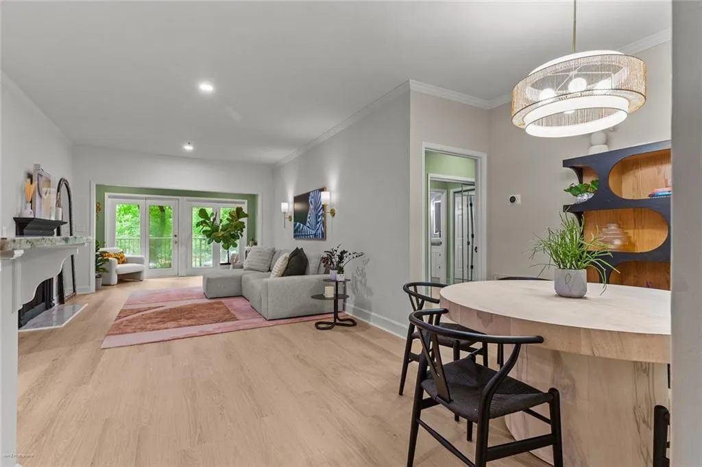 2865 Lenox Road Ne Unit 302, Atlanta, Georgia 30324, 2 Bedrooms Bedrooms, ,2 BathroomsBathrooms,Residential,For Sale,2865 Lenox Road Ne Unit 302,7625441