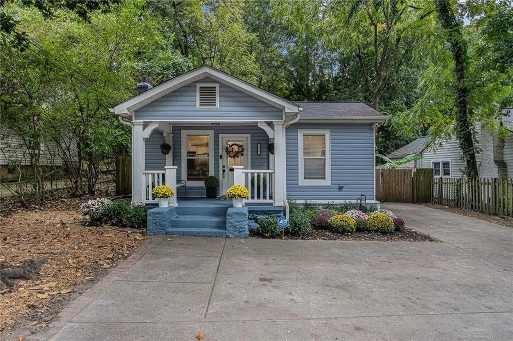 1812 Defoor Avenue Nw, Atlanta, Georgia 30318, 3 Bedrooms Bedrooms, ,2 BathroomsBathrooms,Residential,For Sale,1812 Defoor Avenue Nw,7625676