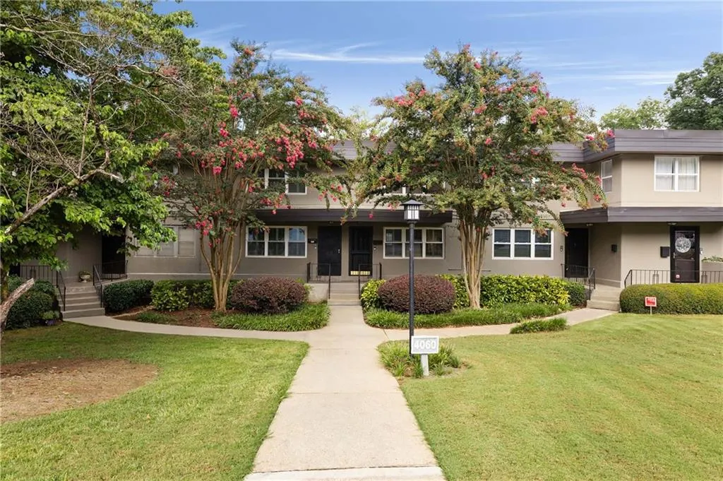 4060 Haverhill Drive Unit D, Atlanta, Georgia 30342, 2 Bedrooms Bedrooms, ,1 BathroomBathrooms,Residential,For Sale,4060 Haverhill Drive Unit D,7627003