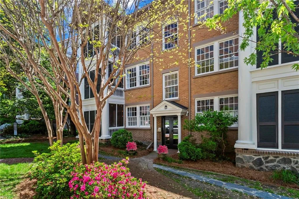 8 Collier Road Nw Unit A1, Atlanta, Georgia 30309, 2 Bedrooms Bedrooms, ,1 BathroomBathrooms,Residential,For Sale,8 Collier Road Nw Unit A1,7626611