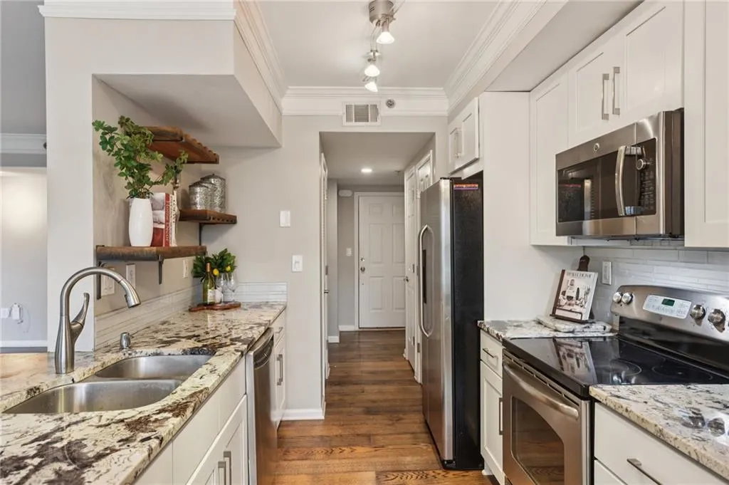 275 13th Street Ne Unit 312, Atlanta, Georgia 30309, 2 Bedrooms Bedrooms, ,2 BathroomsBathrooms,Residential,For Sale,275 13th Street Ne Unit 312,7628081