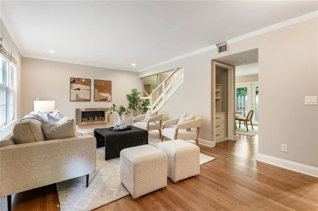 19 Arpege Way Nw, Atlanta, Georgia 30327, 2 Bedrooms Bedrooms, ,2 BathroomsBathrooms,Residential,For Sale,19 Arpege Way Nw,7627849