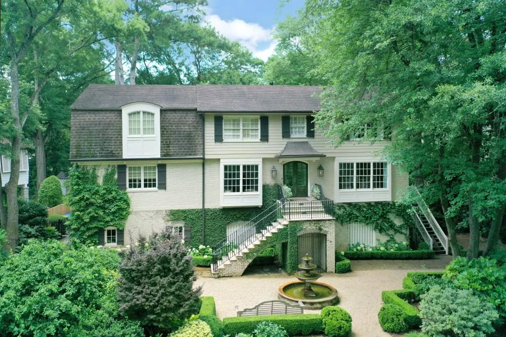 1370 Hanover West Drive, Atlanta, Georgia 30327, 4 Bedrooms Bedrooms, ,4 BathroomsBathrooms,Residential,For Sale,1370 Hanover West Drive,7628751