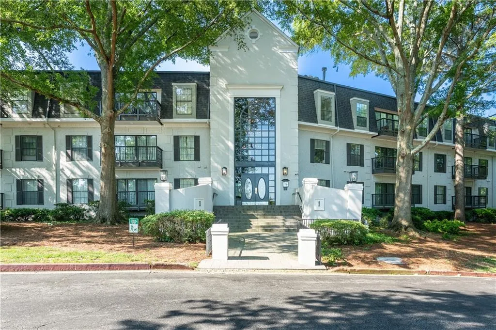 1105 Pine Heights Drive Ne, Atlanta, Georgia 30324, 2 Bedrooms Bedrooms, ,2 BathroomsBathrooms,Residential,For Sale,1105 Pine Heights Drive Ne,7628777