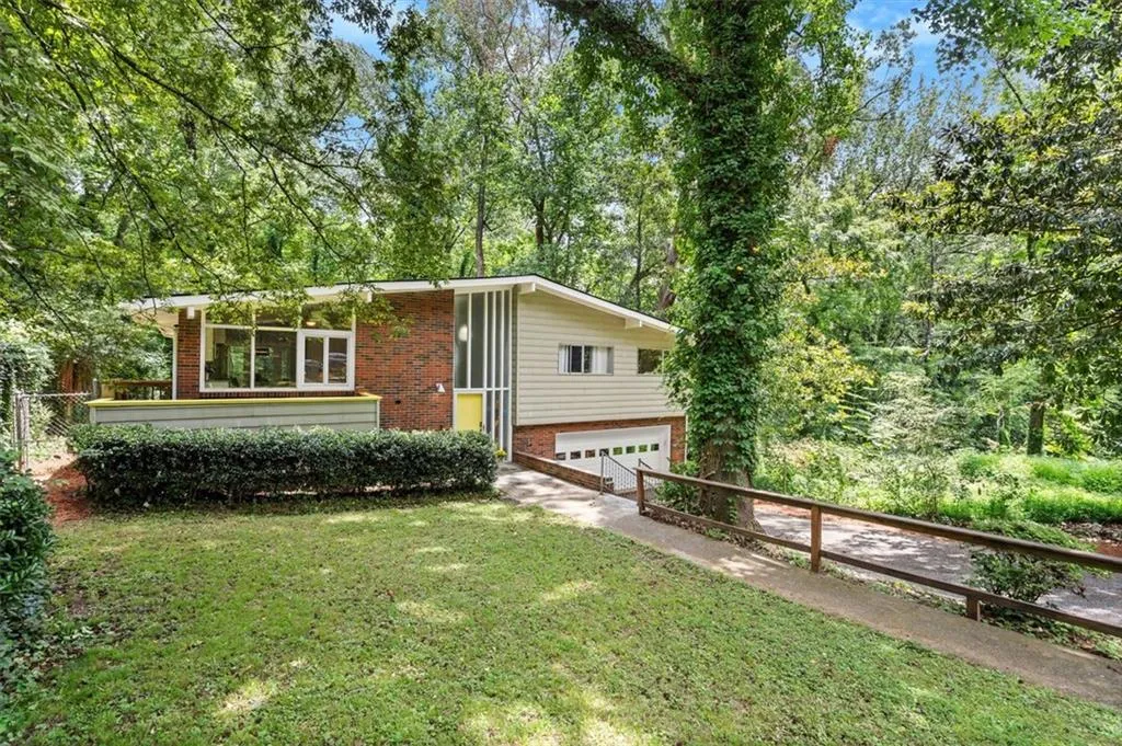 595 Collier Ridge Drive Nw, Atlanta, Georgia 30318, 3 Bedrooms Bedrooms, ,3 BathroomsBathrooms,Residential,For Sale,595 Collier Ridge Drive Nw,7628879
