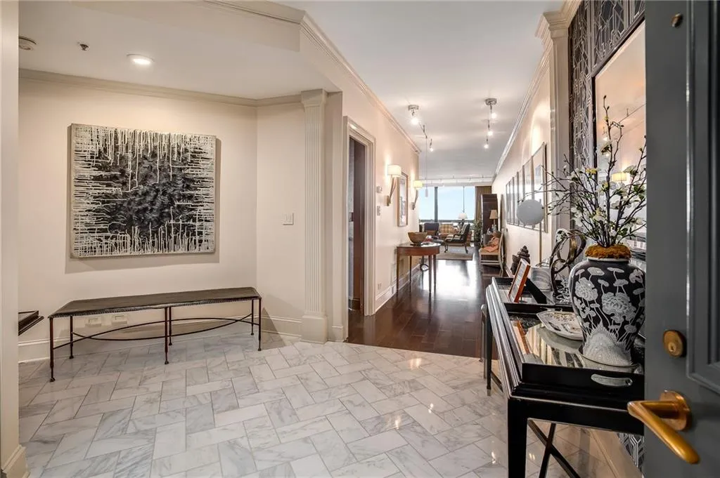 2660 Peachtree Road Nw Unit 38e, Atlanta, Georgia 30305, 3 Bedrooms Bedrooms, ,2 BathroomsBathrooms,Residential,For Sale,2660 Peachtree Road Nw Unit 38e,7629689