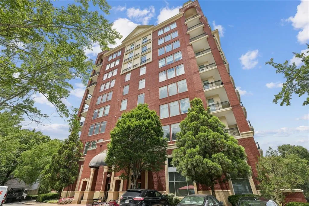 3820 Roswell Road Ne Unit 1004, Atlanta, Georgia 30342, 1 Bedroom Bedrooms, ,1 BathroomBathrooms,Residential,For Sale,3820 Roswell Road Ne Unit 1004,7631047